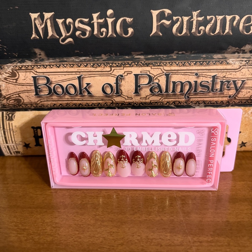 NEW Charmed 3D Embellished Nails - Picture 4 of 4